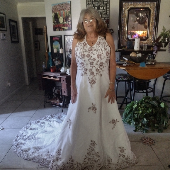 Symphony Wedding Dress size 12. - Picture 5 of 6